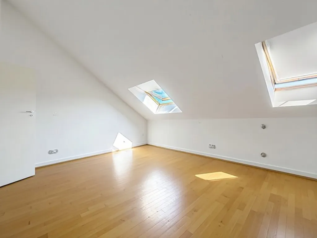 Pièces - Duplex Spacieux avec Terrasse au Centre de Bruxelles
