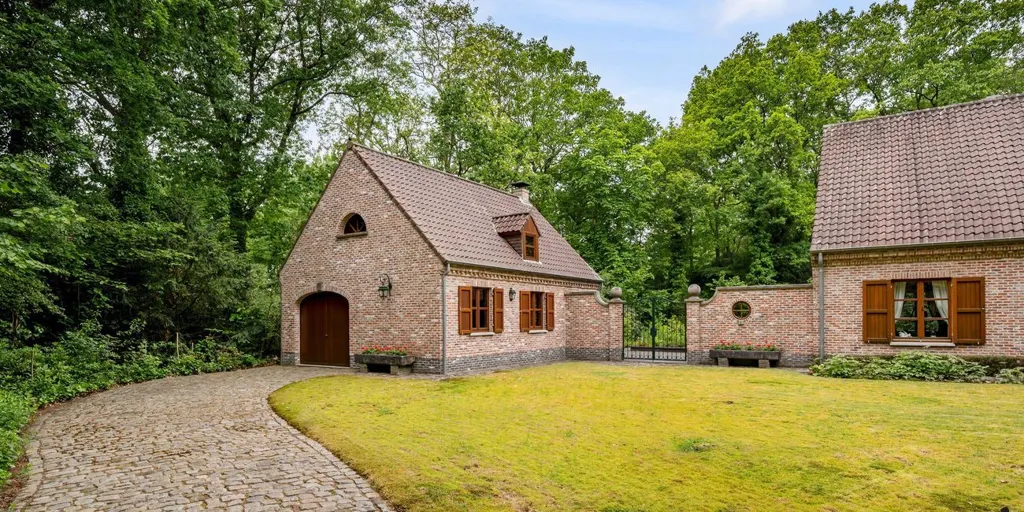 Exterior - Country Villa with Terrace and Garden