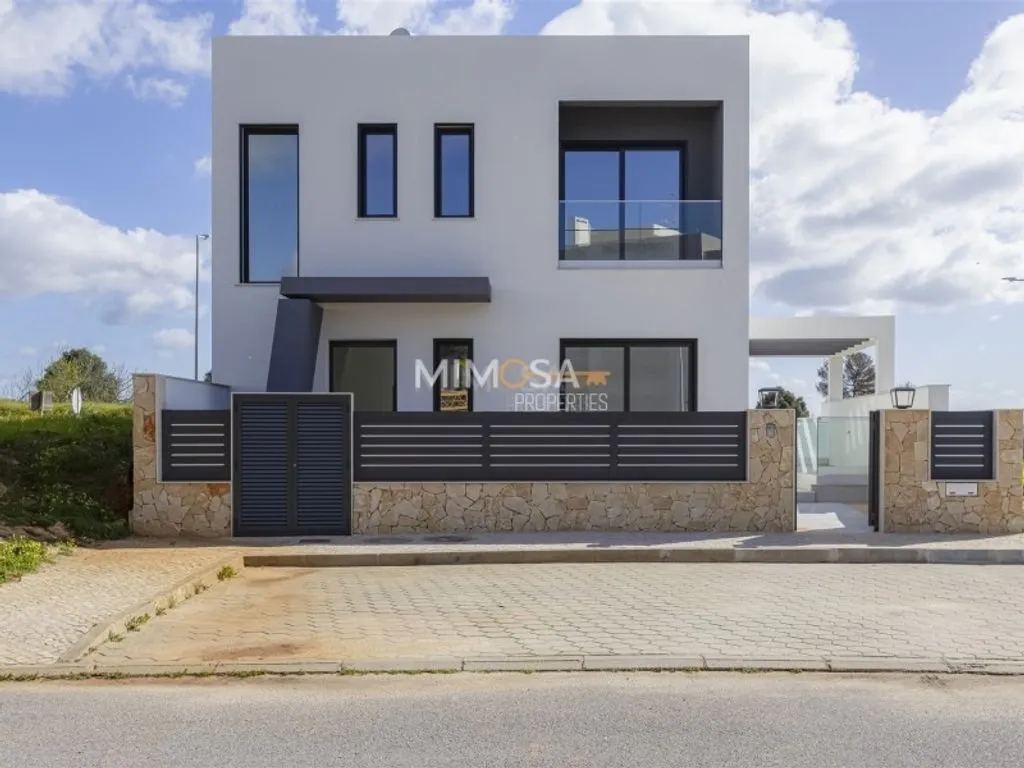 Välivaade - Contemporary Villa with Pool in Mexilhoeira Grande