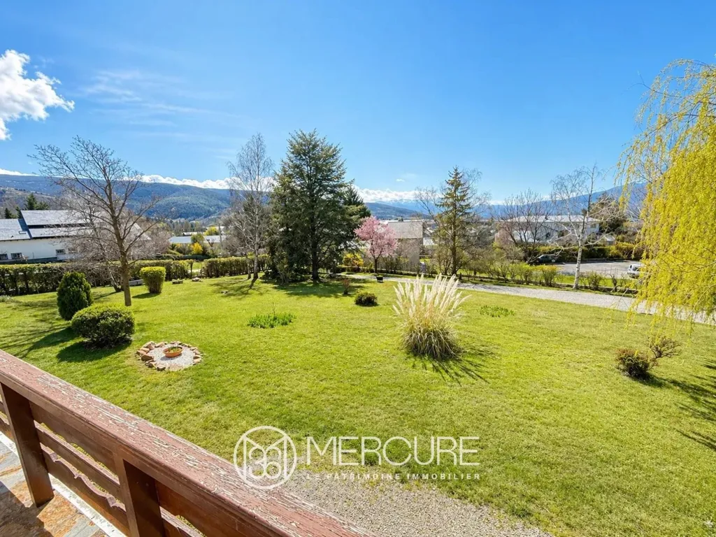 Jardin - Chalet Traditionnel avec Vue Panoramique sur les Pyrénées