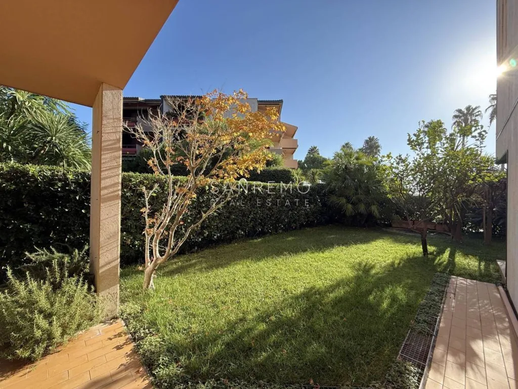 Aed - Trilocale with Sea View in Sanremo