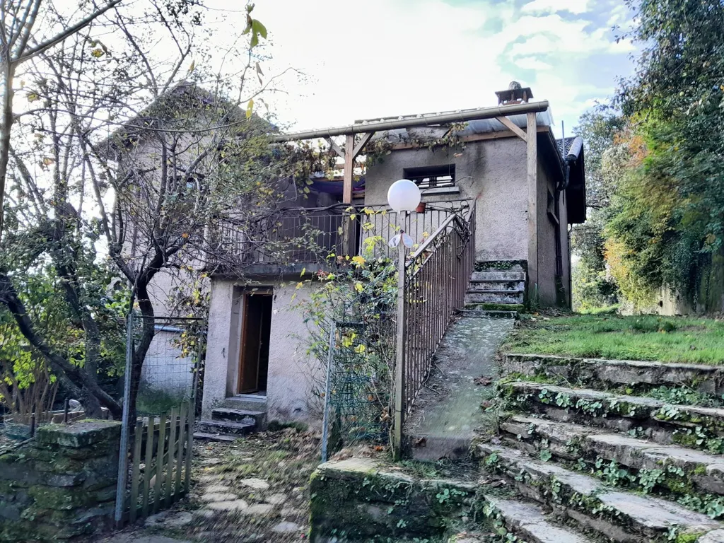 Välivaade - Rustic Hamlet House for Renovation in Ventalon