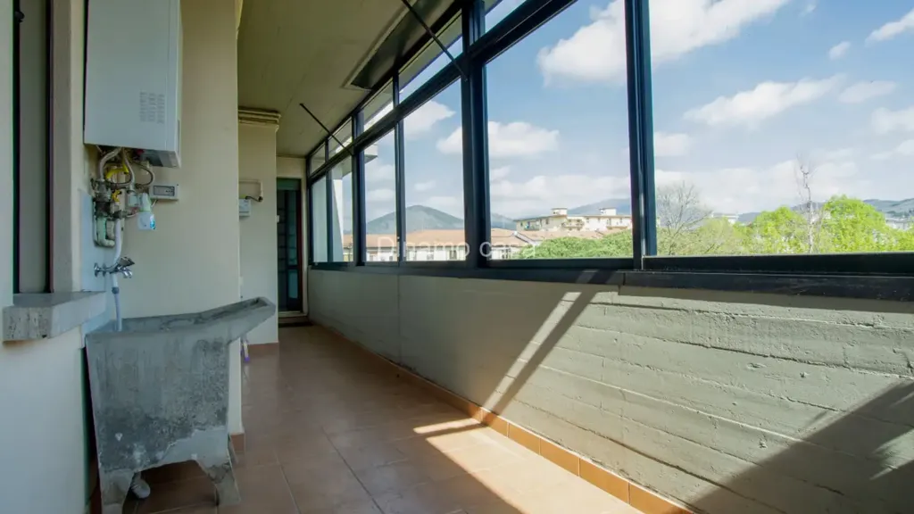 Balcon - Spacious 3-Bedroom Apartment with Terrace in Prato