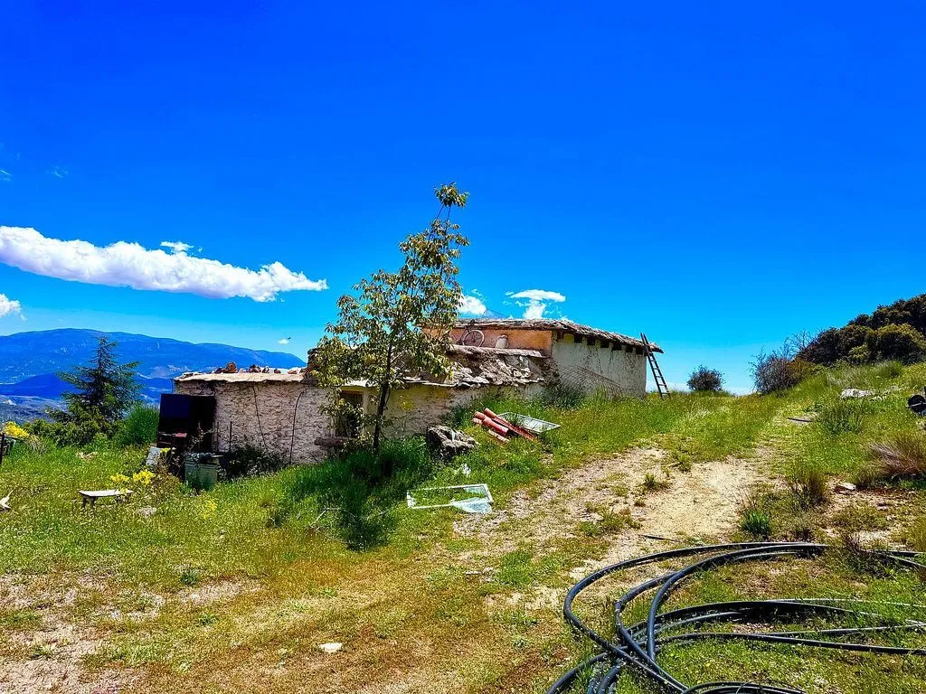Aed - Rustic Finca with Water Source in Sierra de Júbar
