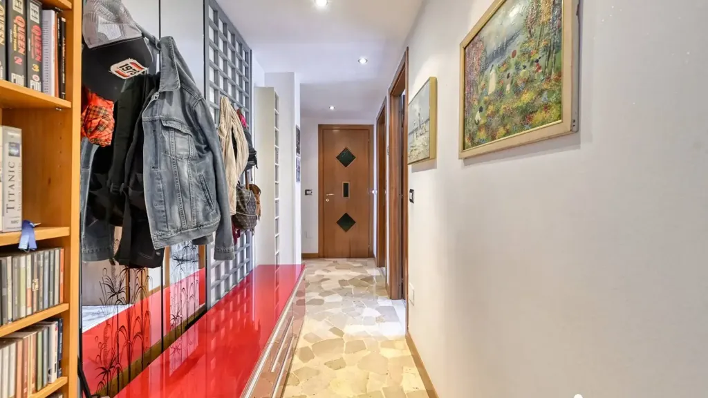 Esik - Panoramic Three-Bedroom Apartment in Melegnano