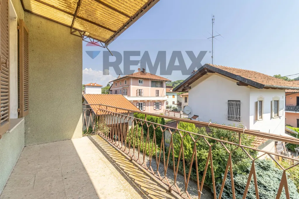 Balcony - Villa with Garden near Municipio