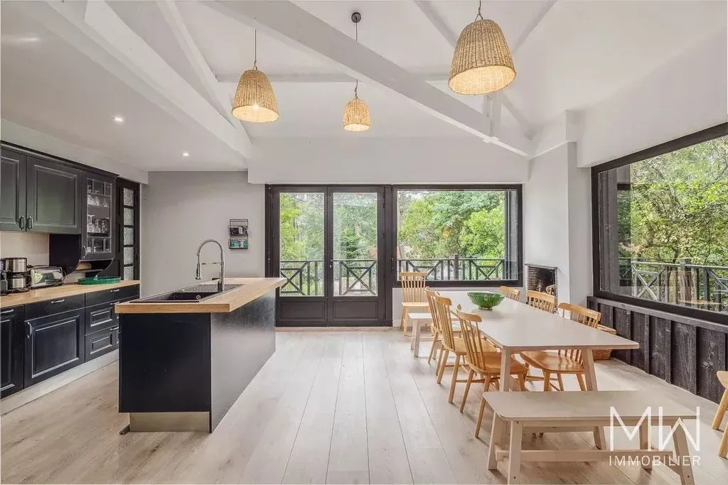 Cuisine - Villa Luxueuse avec Jardin à Lège-Cap-Ferret
