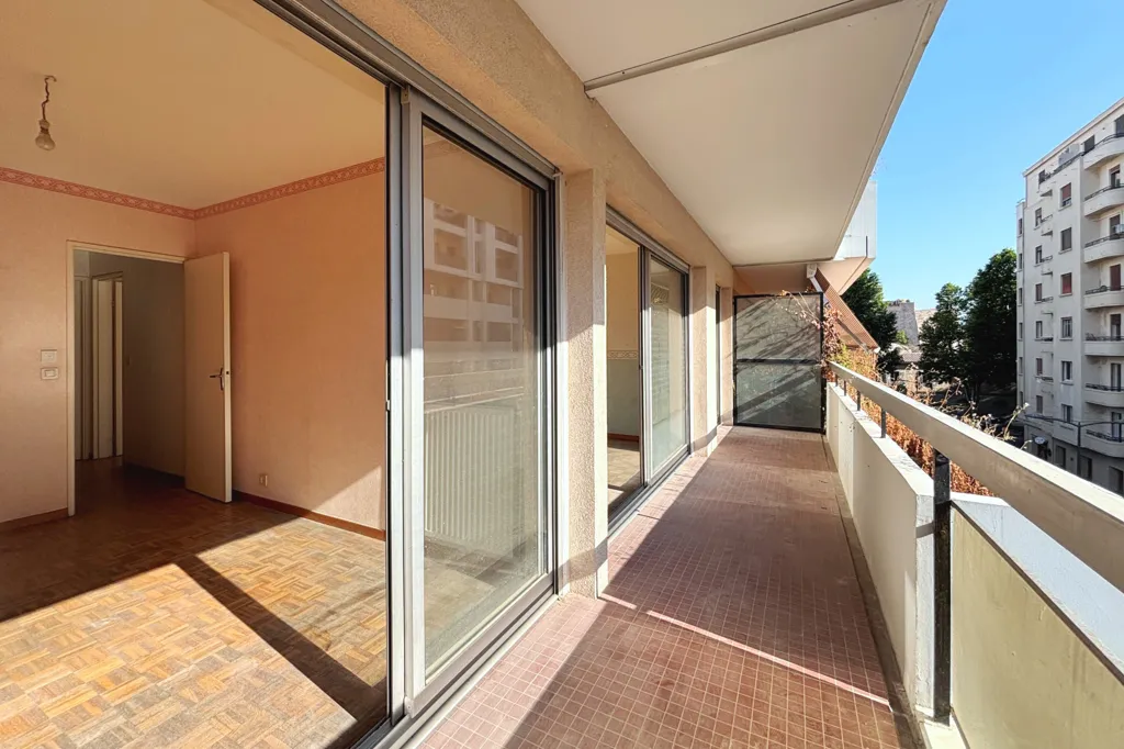 Balcon - Appartement T2 avec Terrasse au 7ème Marseille