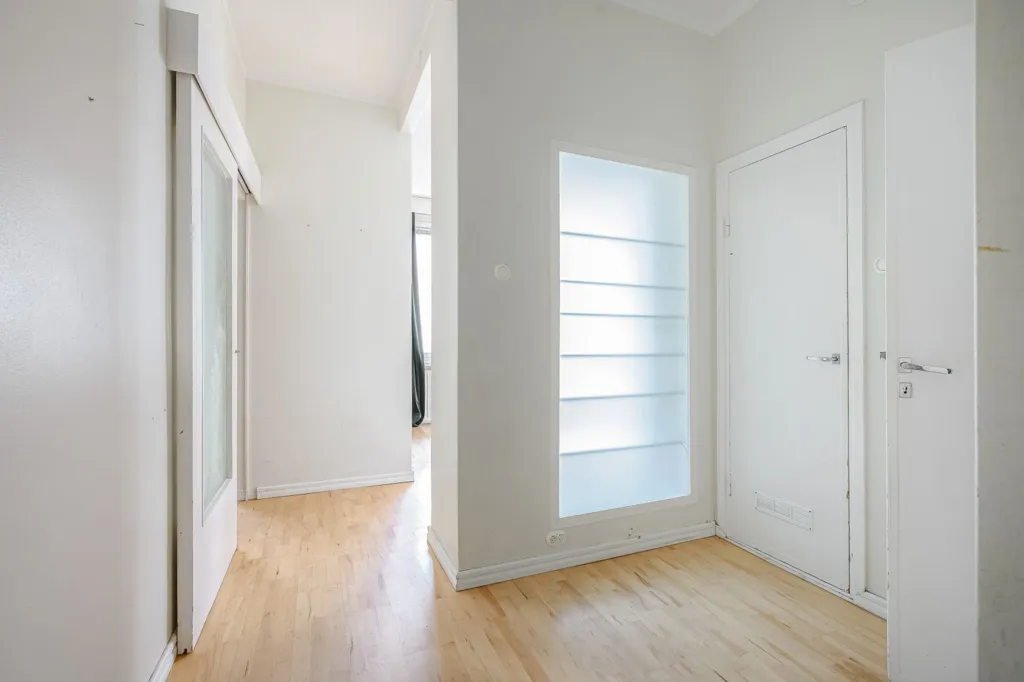 Ingresso - Triangular Apartment with Balcony in Helsinki