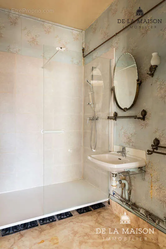 Salles de bain - Appartement Bourgeois avec Vue sur Toits à Lyon-6e