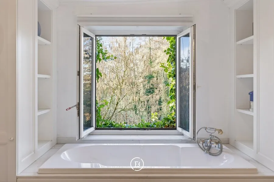 Vannitoad - Charming Castle House with Pool near Hasselt