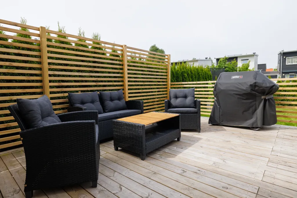 Terrasse - Modern Apartment with Balcony in Ekeby-Almby