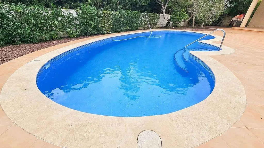 Piscine - Luxury Villa with Pool in Cabo Roig
