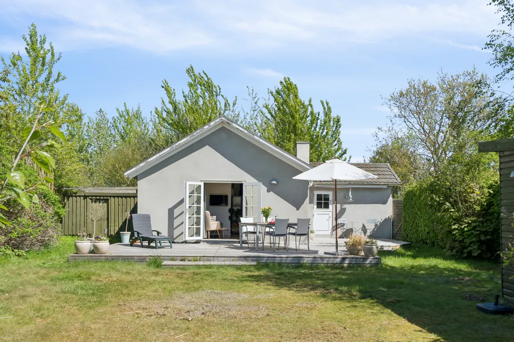 Jardin - Modernised Summerhouse with Terraces in Otterup