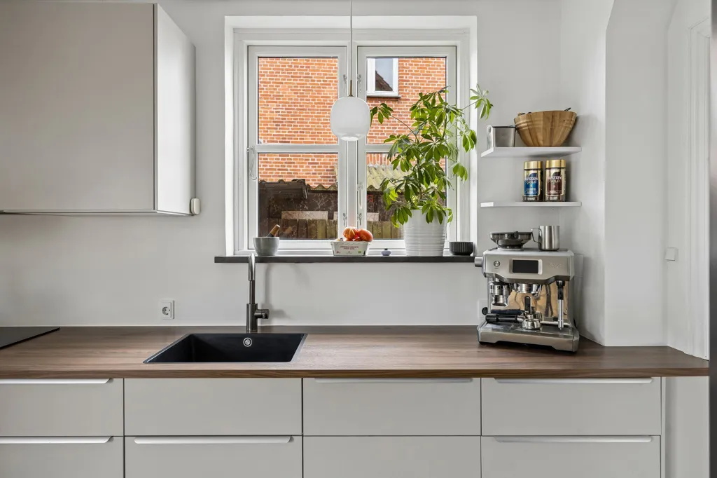 Kitchen - Terraced House with Garden in Køge