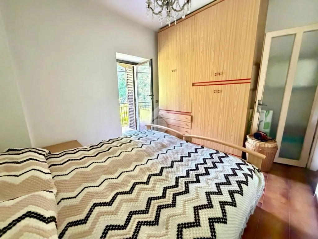 Bedrooms - Historic Semidetached House with Balconies in Urida