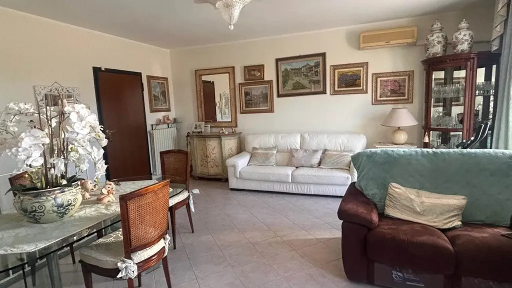 Séjour - Villa with Garden in Gambolo', Belcreda