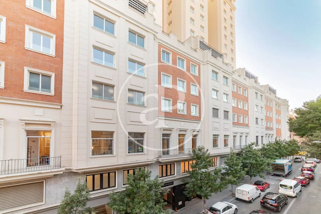 Välivaade - Renovated Apartment with Balcony in Madrid