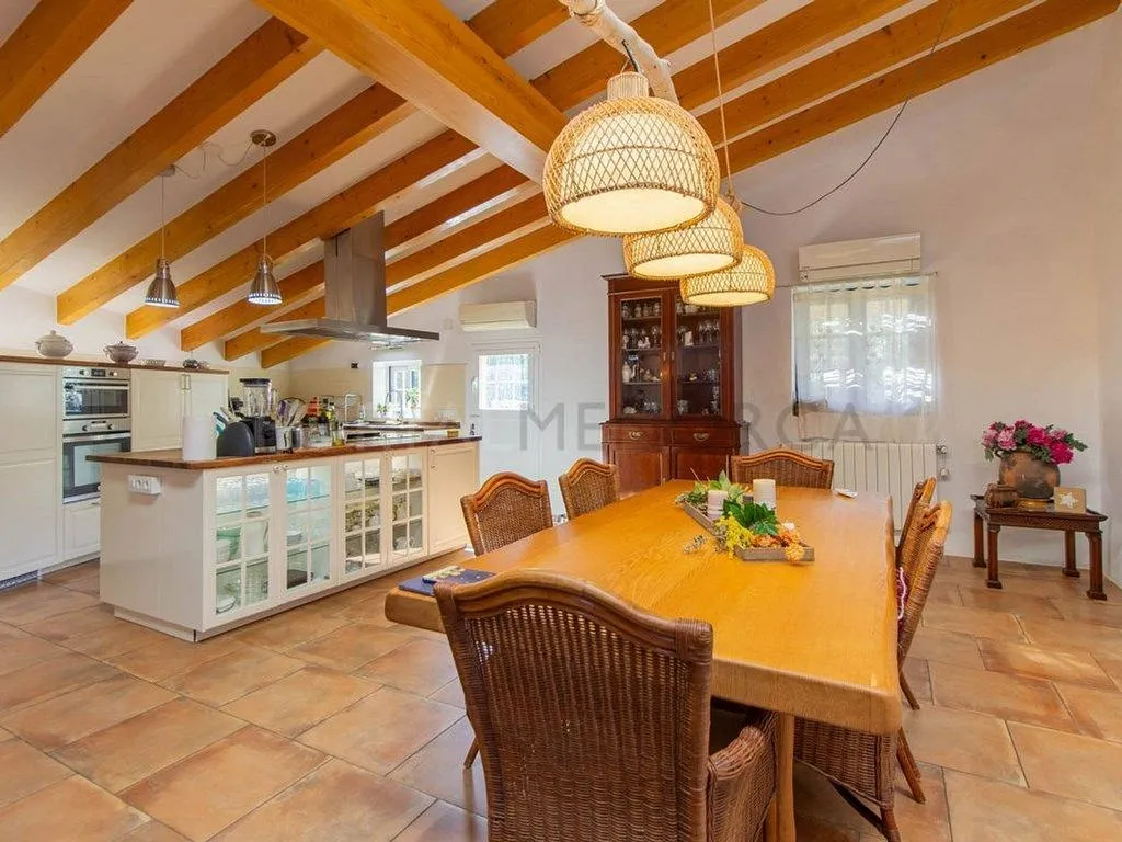 Söögituba - Refurbished House with Pool near Sant Lluís