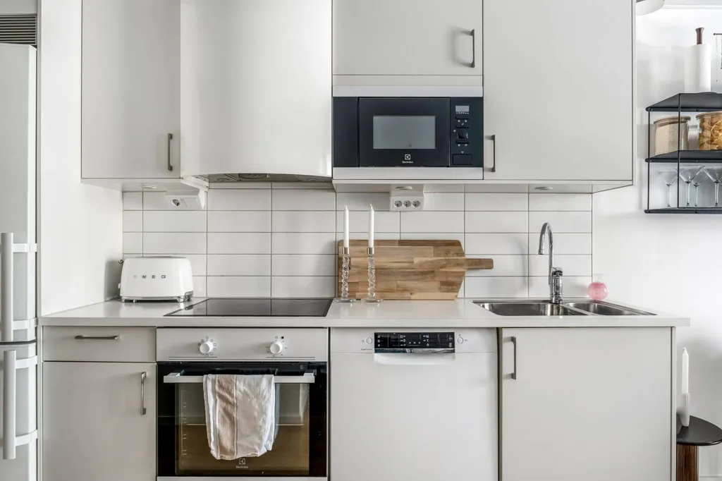 Cuisine - Modern Flat with Glass Balcony in Hägerneholm
