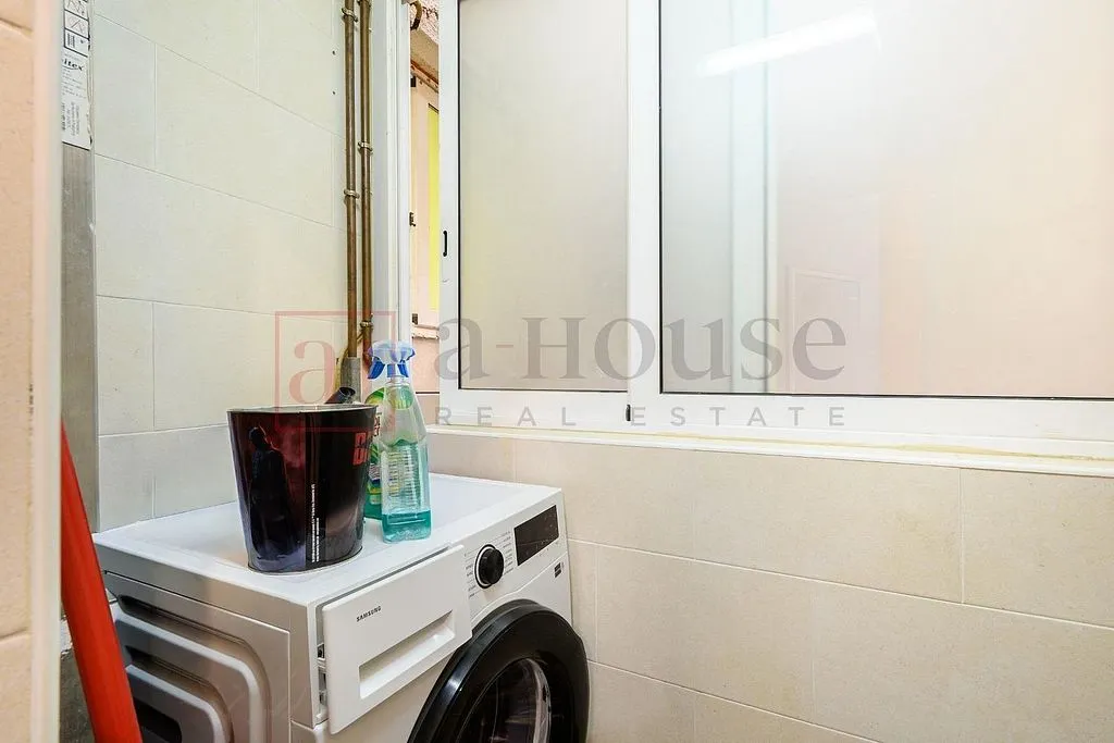 Pesuköök - Luxury Flat with Northwest Views in El Clot, Barcelona