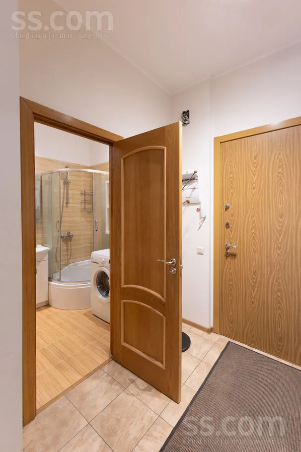 Entrée - Sunny Two-Bedroom Flat in Green Imanta
