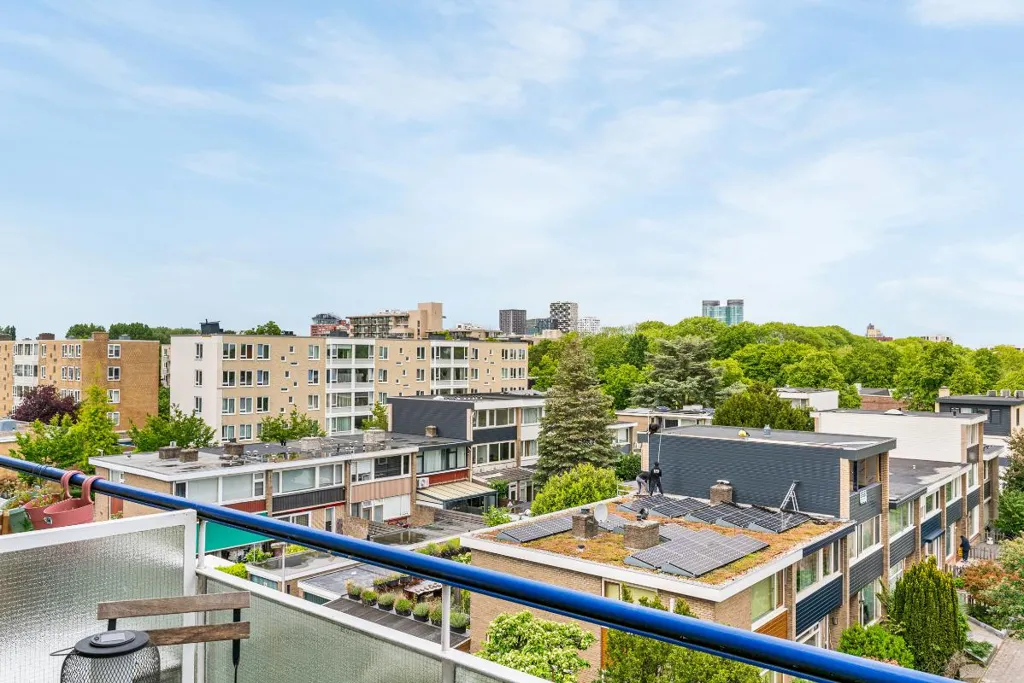 Rõdu - Rietveld-Designed Flat with Balcony in Utrecht
