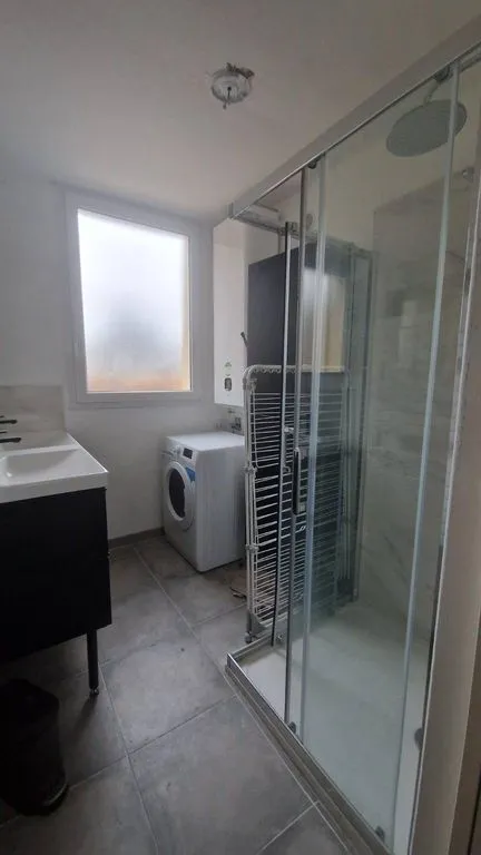 Salles de bain - Immeuble Rénové avec Terrasse à Le Havre