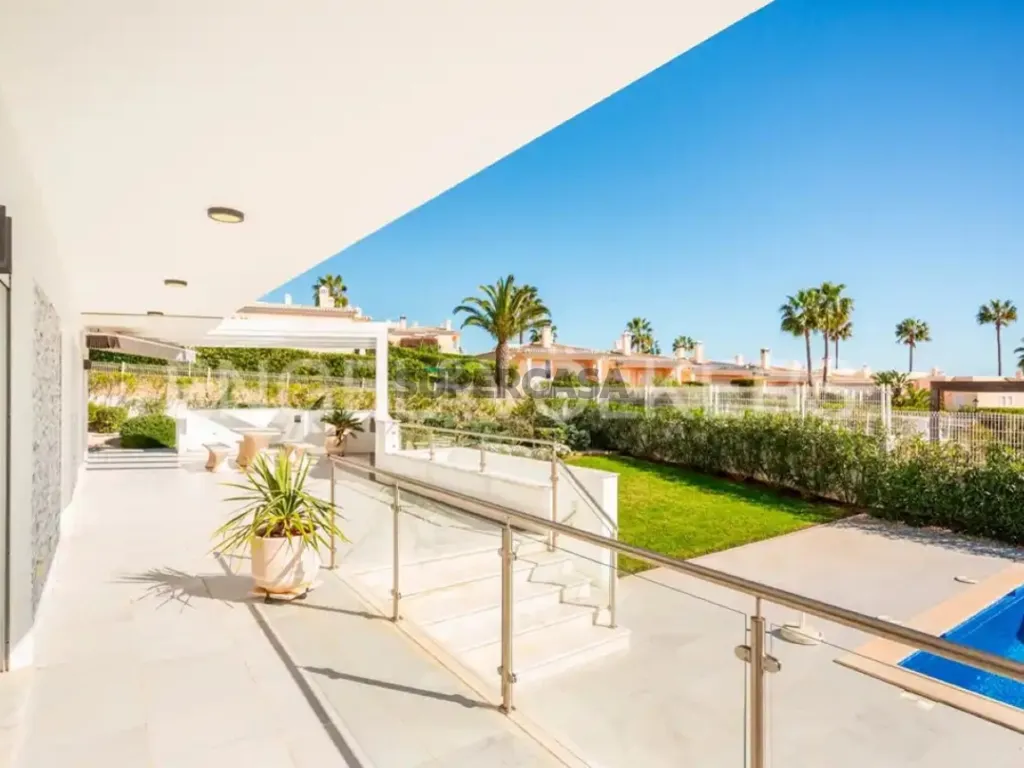 Bassein - Modern Villa with Sea Views in Lagoa