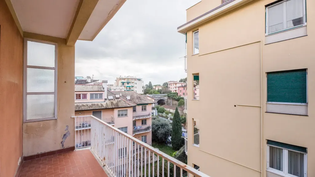 Balcony - Bright Apartment with Balcony in Genoa