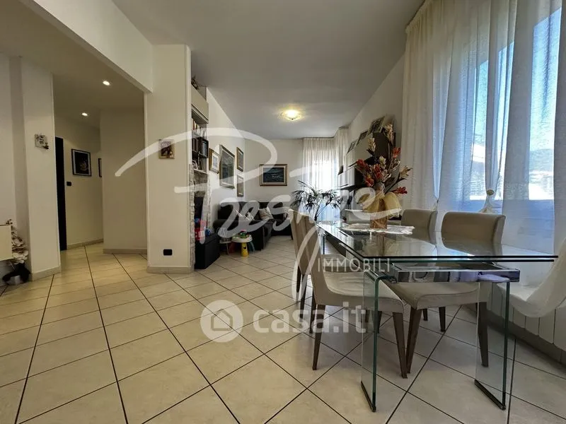 Söögituba - Modernised Apartment with Balcony in La Spezia