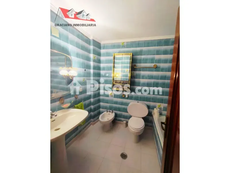 Bagni - Spacious Apartment with Balcony in Feria