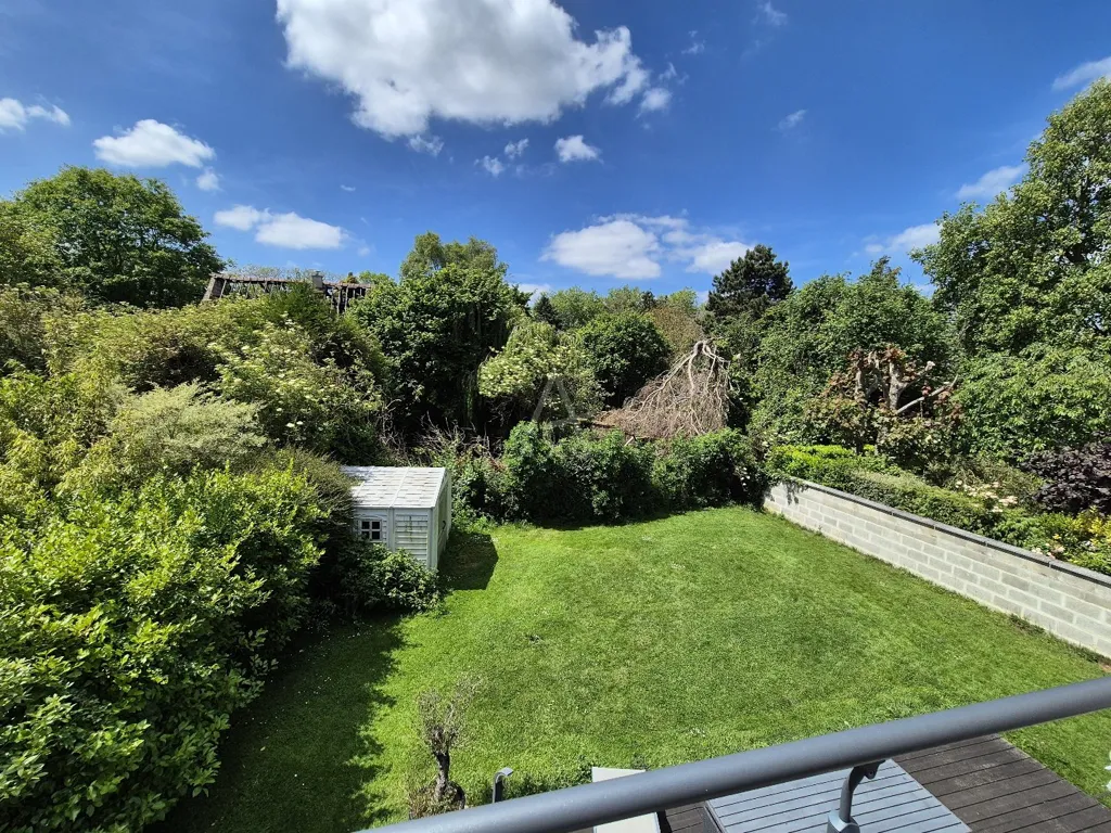 Giardino - Contemporary House with Garden in Épron