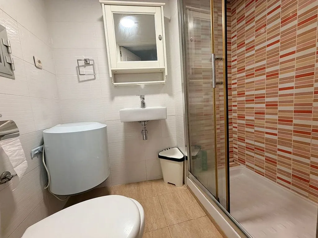 Vannitoad - Duplex with Ascender in Salamanca, Madrid