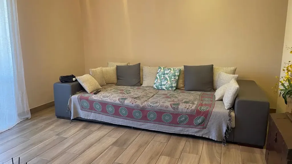 Séjour - Modernised Apartment with Balcony in Piacenza