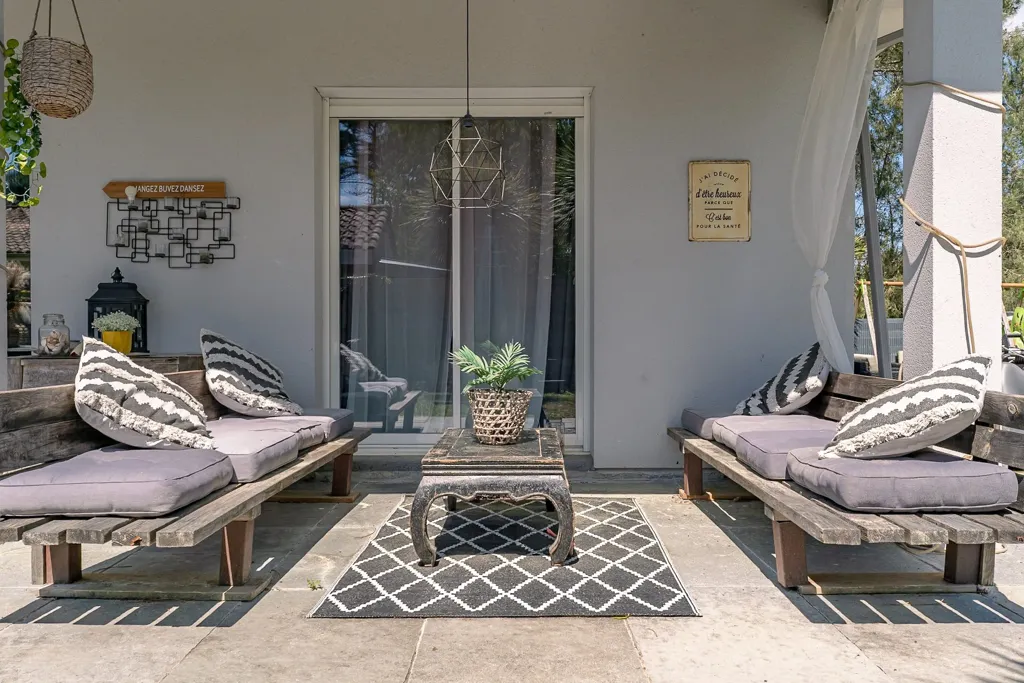 Terrasse - Maison au Calme avec Piscine à Le Barp