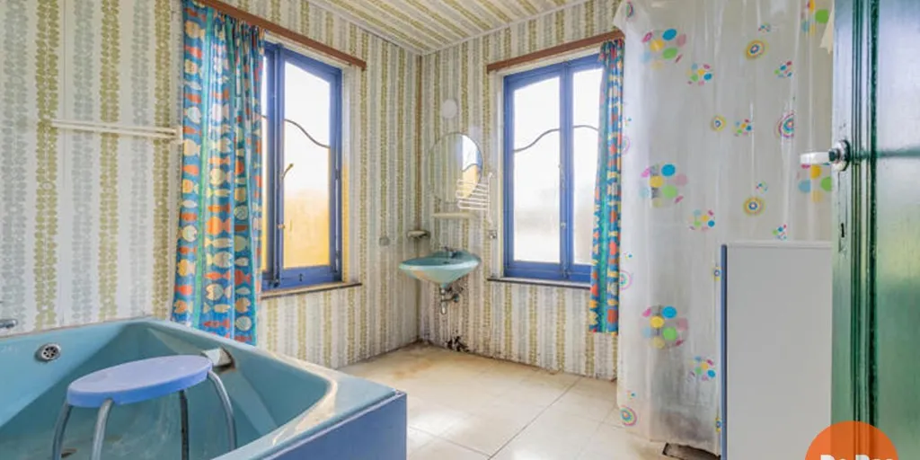 Salles de bain - Herenhuis avec Possibilités Pratiques au Centre d'Erpe-Mere