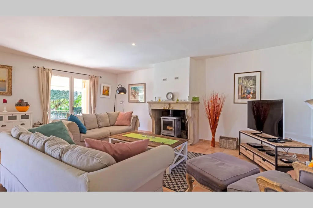 Soggiorno - Provençal Villa with Panoramic View near Saint-Tropez