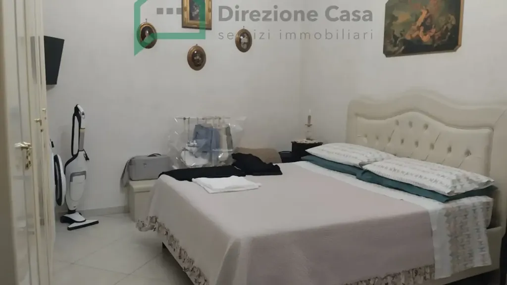 Chambres - 3-Room Apartment with Balcony in Naples