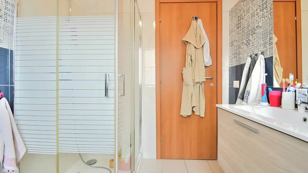 Salles de bain - Rustic Apartment with Terrace in Siena