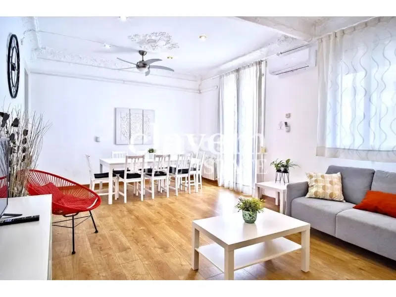 Elutuba - Characterful Apartment with Balcony in L'Esquerra de l'Eixample
