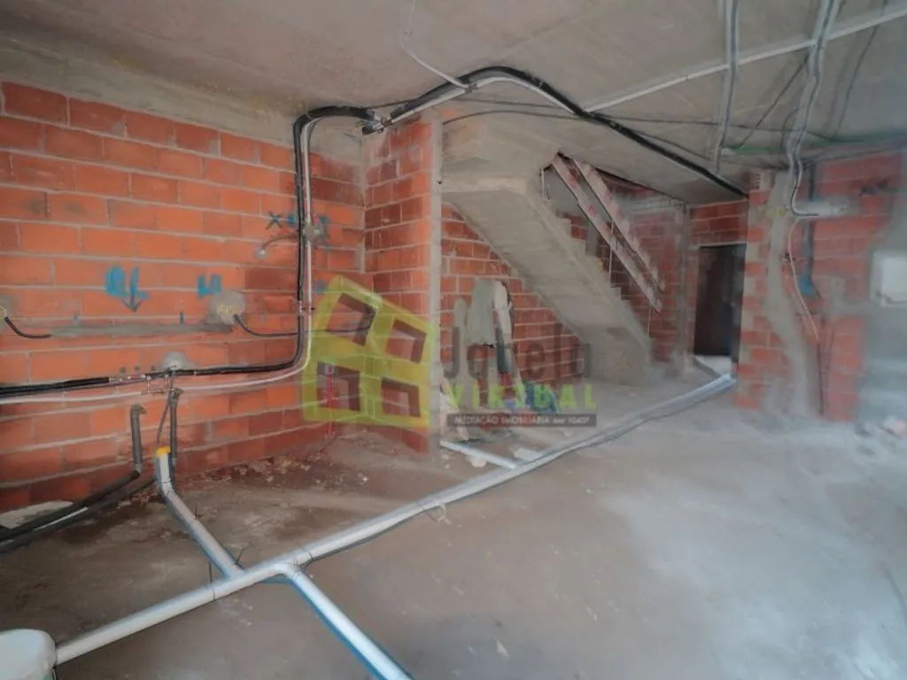 Garage - Luxury Semidetached House Under Construction in Seixal