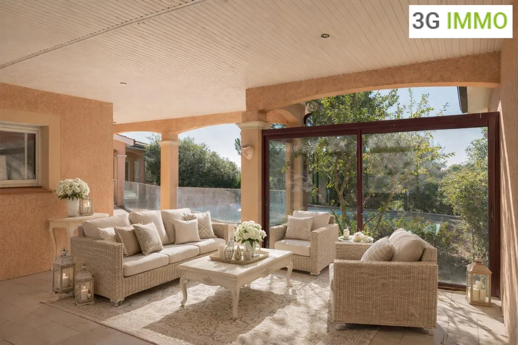 Contemporary Villa with Pool in Quiet Setting