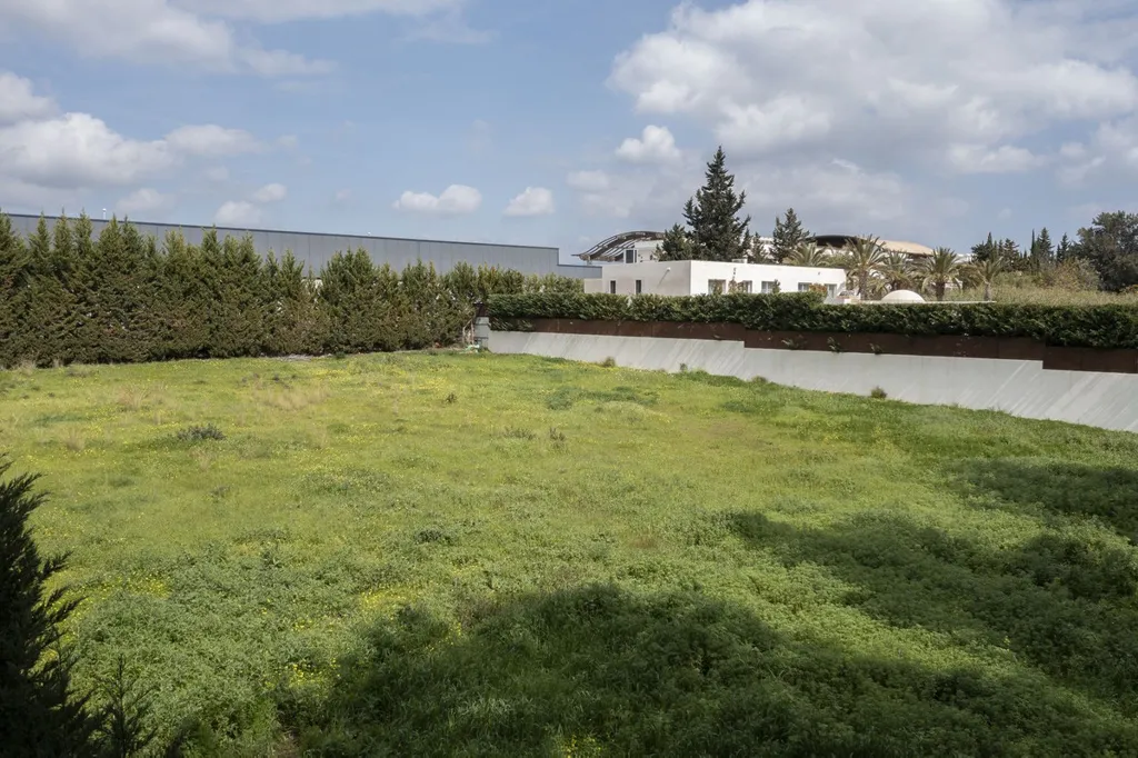 Aed - Exclusive Plot with Golf Club Proximity in Sotogrande