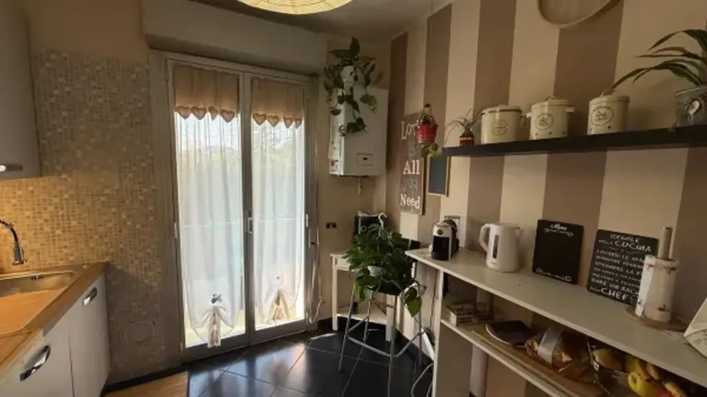 Cucina - Rustic-Styled Apartment with Balcony in Suzzara