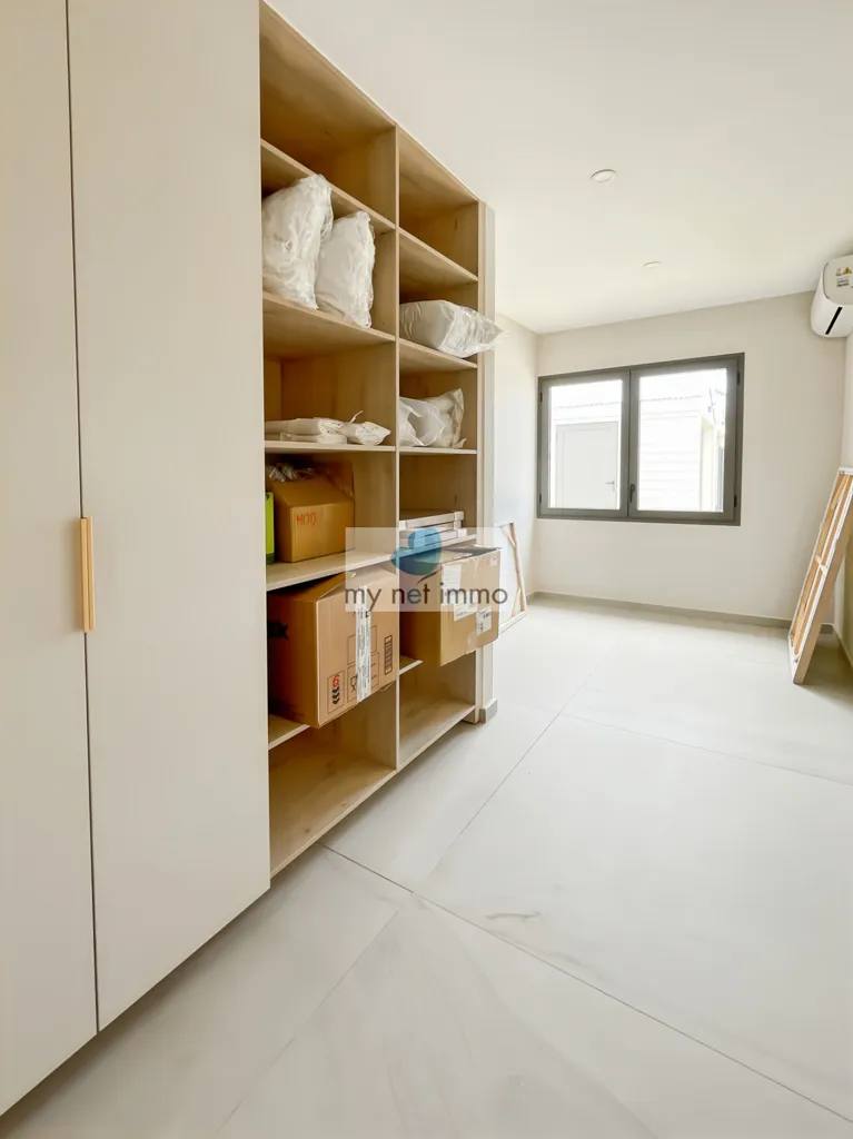 Pièces - Villa Contemporaine avec Piscine et Bureau à l'année