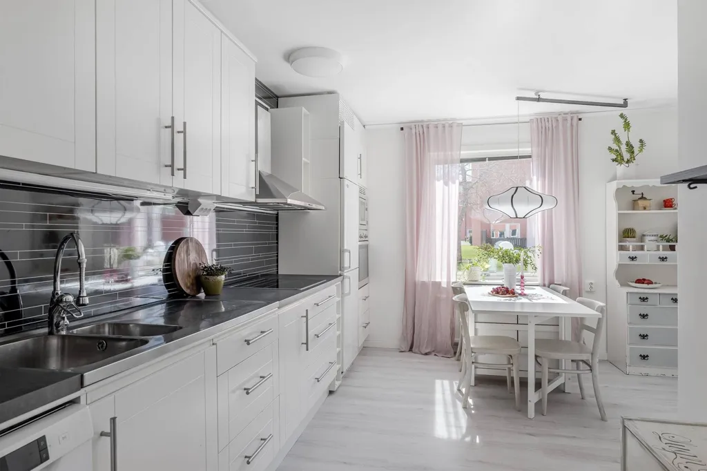 Cuisine - Two-Room Flat with Balcony in Bokgatan