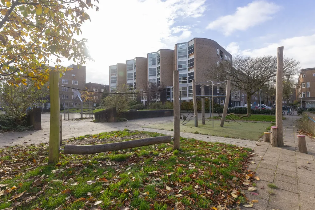 Jardin - Amsterdam School Flat with Loggia in Amsterdam-Zuid