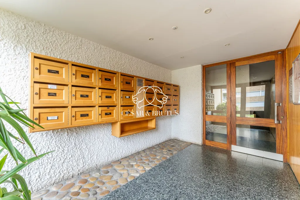 Entrée - Appartement T3 Rénové avec Balcon à Caluire