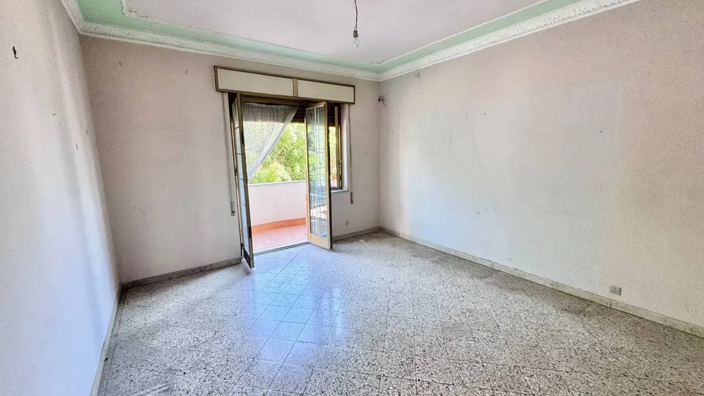 Pièces - 4-Bed Apartment with Balcony in Palermo